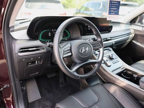 Certified 2025 Hyundai Palisade SEL AWD/4WD image 17