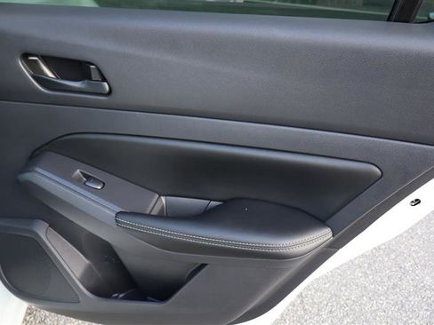 Used 2025 Nissan Altima 2.5 SV image 11