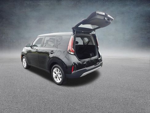 Used 2025 Kia Soul LX w/ LX Technology Package FWD image 20