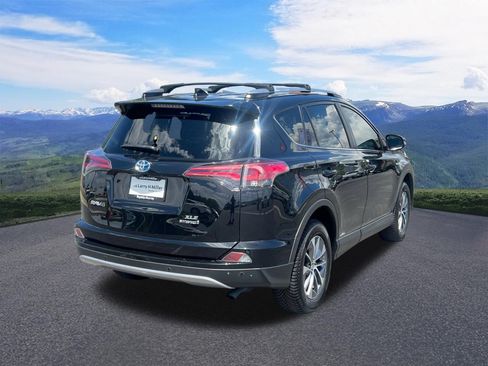 Used 2018 Toyota RAV4 XLE w/ Convenience Package AWD/4WD image 5