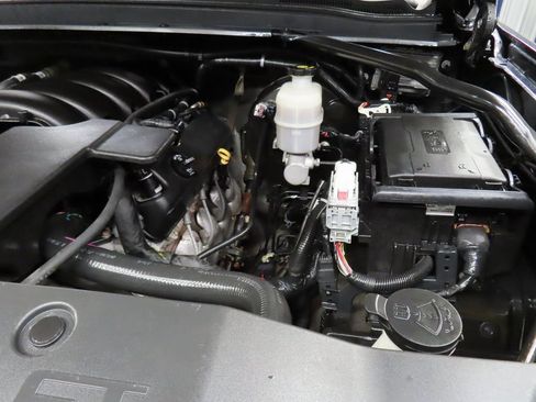 Used 2019 Chevrolet Suburban Premier image 23