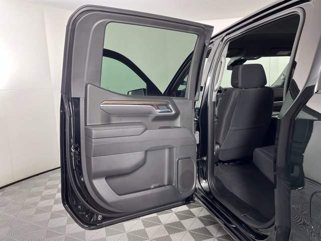 Used 2025 Chevrolet Silverado 1500 RST AWD/4WD image 39
