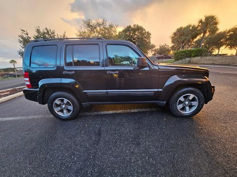 Used 2008 Jeep Liberty Sport w/ Popular Equipment Group AWD/4WD image 3