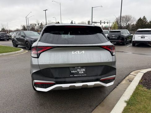 Used 2023 Kia Sportage LX image 4