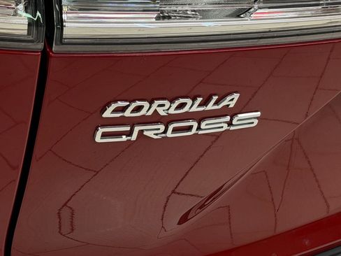 Used 2024 Toyota Corolla Cross LE w/ Moonroof Package image 31