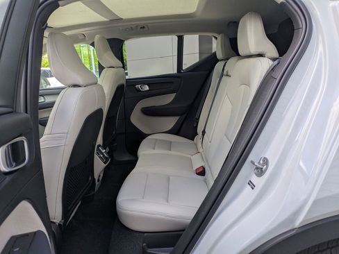 New 2026 Volvo XC40 B5 Plus w/ Climate Package AWD/4WD image 15