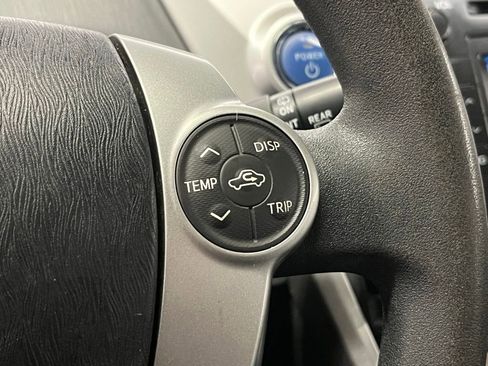 Used 2014 Toyota Prius V Five image 23