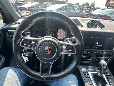 Used 2019 Porsche Macan AWD/4WD image 11