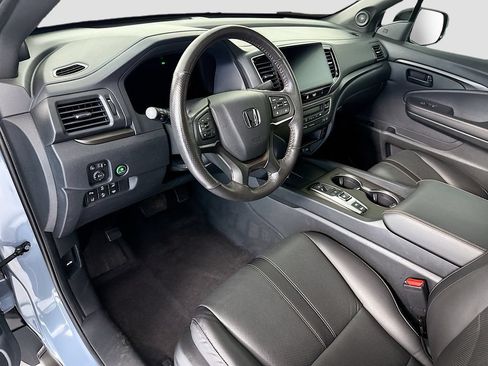Used 2025 Honda Ridgeline TrailSport image 9