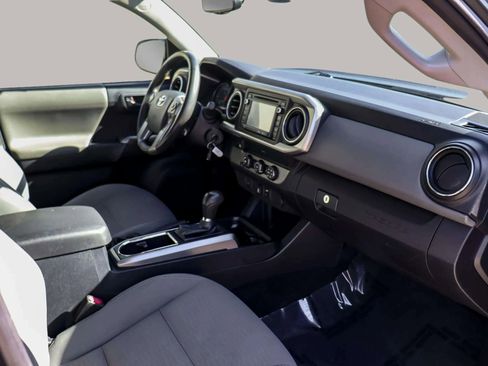 Used 2019 Toyota Tacoma SR5 image 32