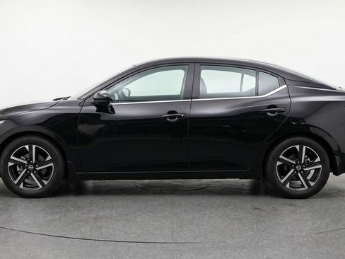 Used 2025 Nissan Sentra SV image 5