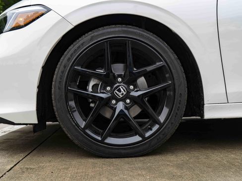 Used 2025 Honda Civic Sport image 14