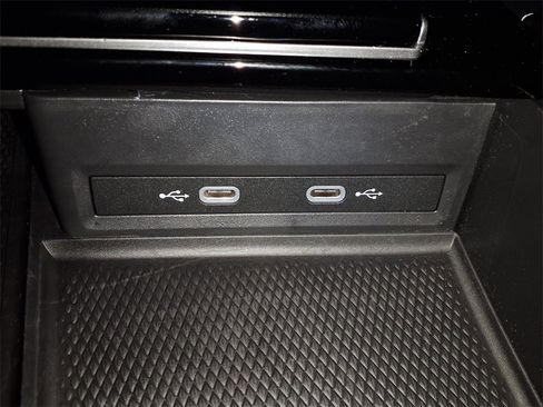 Used 2024 Volkswagen Atlas SE image 23