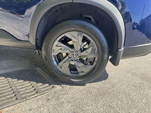New 2026 Nissan Rogue SV AWD/4WD image 32