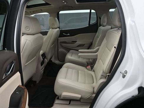 Used 2019 GMC Acadia Denali w/ Technology Package FWD image 21