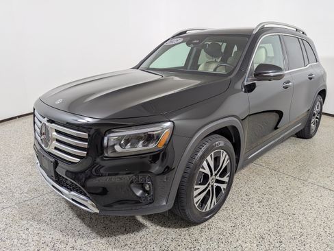 Used 2025 Mercedes-Benz GLB 250 image 3