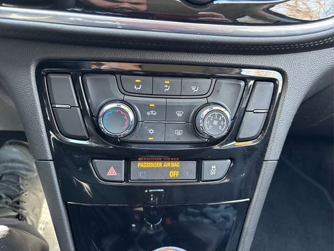 Used 2022 Buick Encore Preferred w/ Safety Package AWD/4WD image 29