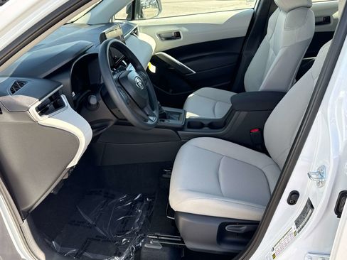 New 2026 Toyota Corolla Cross L image 8