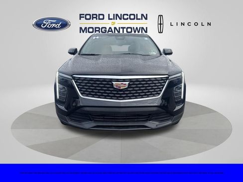 Used 2024 Cadillac XT4 Luxury w/ Cold Weather Package image 3