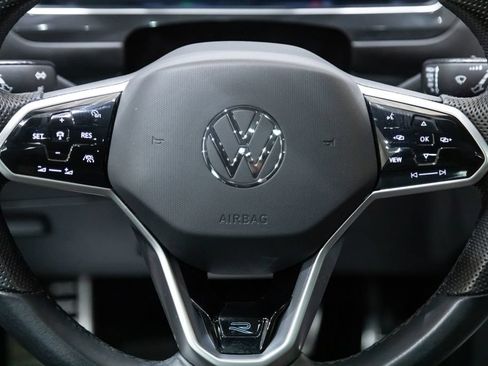 Certified 2024 Volkswagen Tiguan SE R-Line AWD/4WD image 16