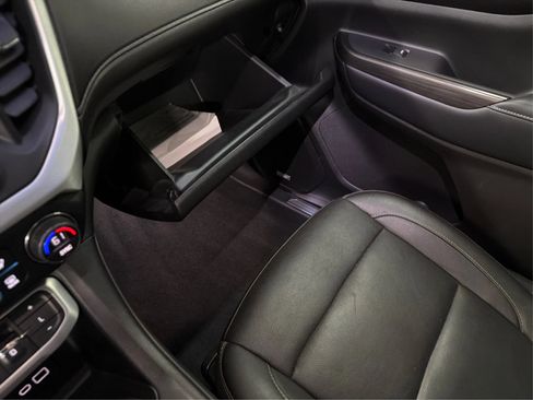 Used 2020 GMC Acadia SLT w/ LPO, Cargo Package FWD image 27