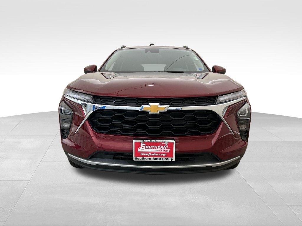 Used 2025 Chevrolet Trax LT FWD image 9