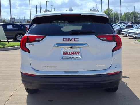 Used 2019 GMC Terrain SLE w/ Driver Convenience Package FWD image 6