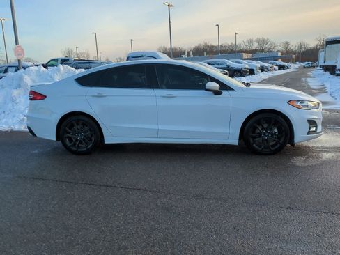 Used 2020 Ford Fusion SE w/ Equipment Group 151A image 9
