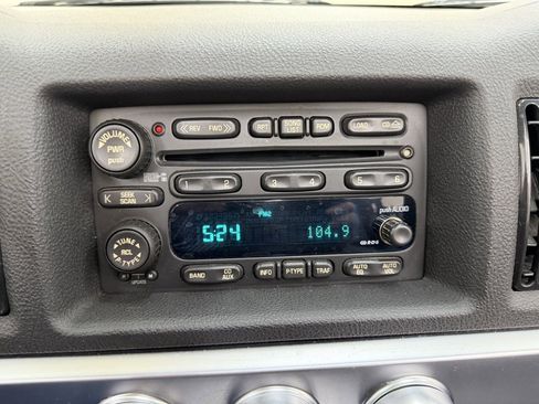 Used 2004 Chevrolet SSR w/ Preferred Equipment Group image 30