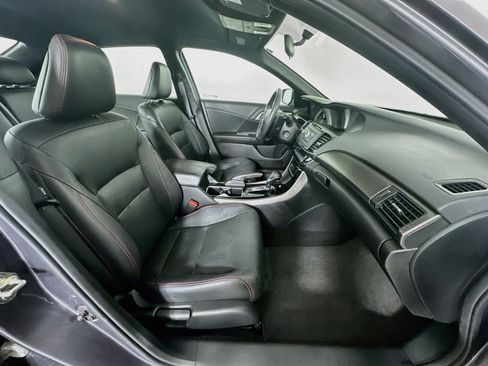 Used 2017 Honda Accord Sport Special Edition image 28