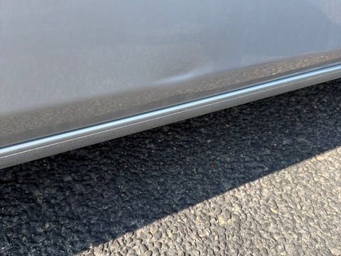 Used 2019 Chevrolet Malibu Hybrid FWD image 5