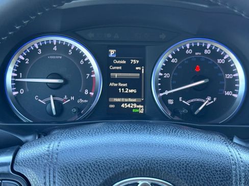 Used 2019 Toyota Highlander SE image 14