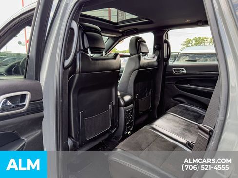 Used 2020 Jeep Grand Cherokee Altitude AWD/4WD image 14