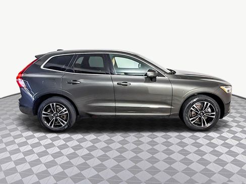 Used 2020 Volvo XC60 T6 Momentum image 11