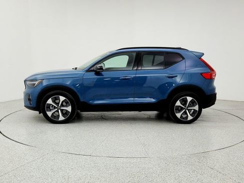 Used 2023 Volvo XC40 B5 Plus w/ Driver Assist Package image 8