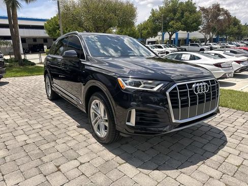 Used 2021 Audi Q7 3.0T Premium Plus w/ Premium Plus Package AWD/4WD image 16