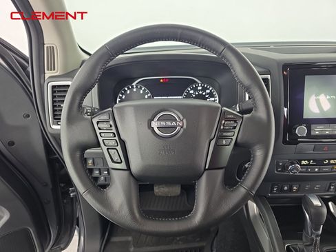 Used 2023 Nissan Frontier SV w/ SV Convenience Package image 11