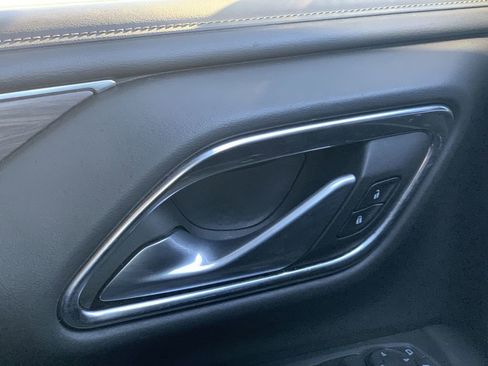 Used 2022 Chevrolet Suburban LT image 16