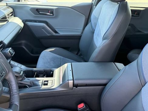 Used 2026 Toyota RAV4 XSE AWD/4WD image 10
