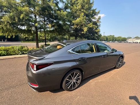 Used 2025 Lexus ES 350 w/ Premium Package FWD image 7