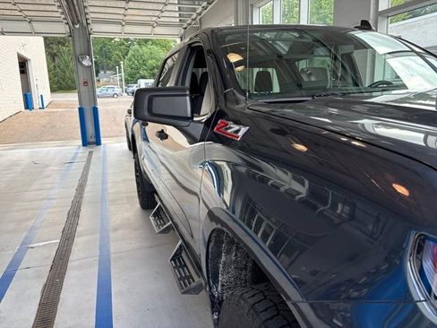 Used 2021 Chevrolet Silverado 1500 Custom Trail Boss AWD/4WD image 5