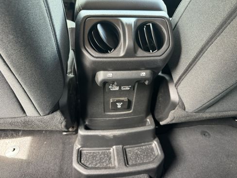 Used 2025 Jeep Wrangler Unlimited Sahara w/ Safety Group AWD/4WD image 23