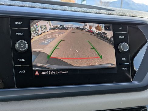 Certified 2023 Volkswagen Taos SE w/ Panoramic Sunroof Package image 23