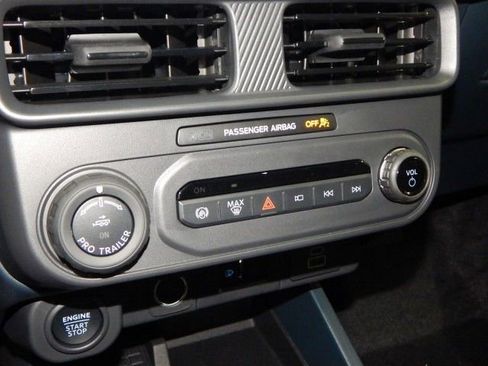 New 2025 Ford Maverick Lariat w/ Black Appearance Package image 23