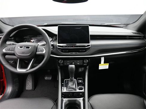 New 2026 Jeep Compass Latitude image 22