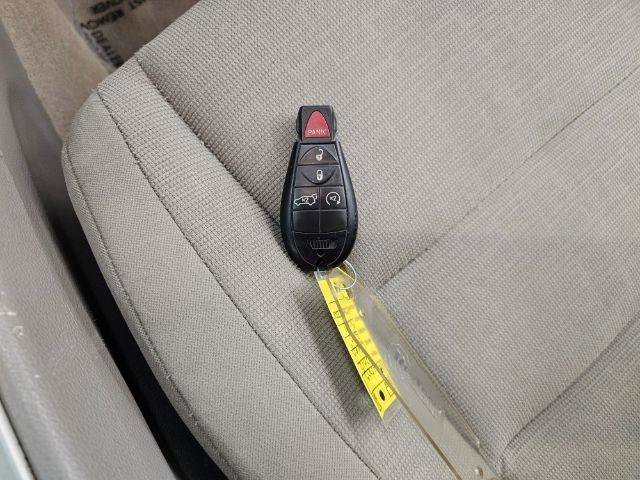 Used 2012 Jeep Grand Cherokee Laredo w/ Laredo E Group AWD/4WD image 25