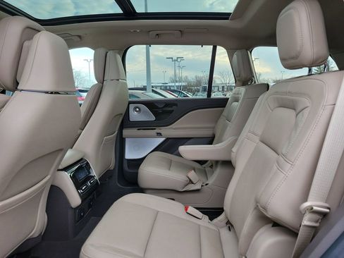 Certified 2023 Lincoln Aviator Reserve w/ Equipment Group 201A image 13