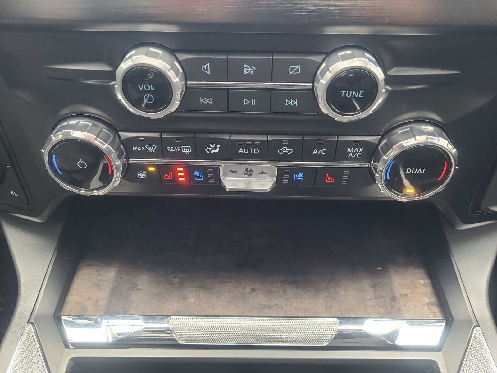 Used 2024 Ford F250 Lariat w/ Lariat Ultimate Package AWD/4WD image 31
