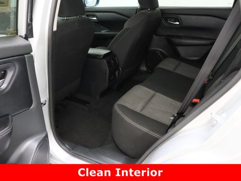 Used 2024 Nissan Rogue SV image 27