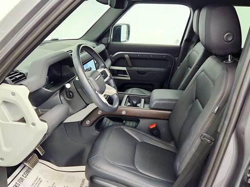 Used 2023 Land Rover Defender 110 S image 25